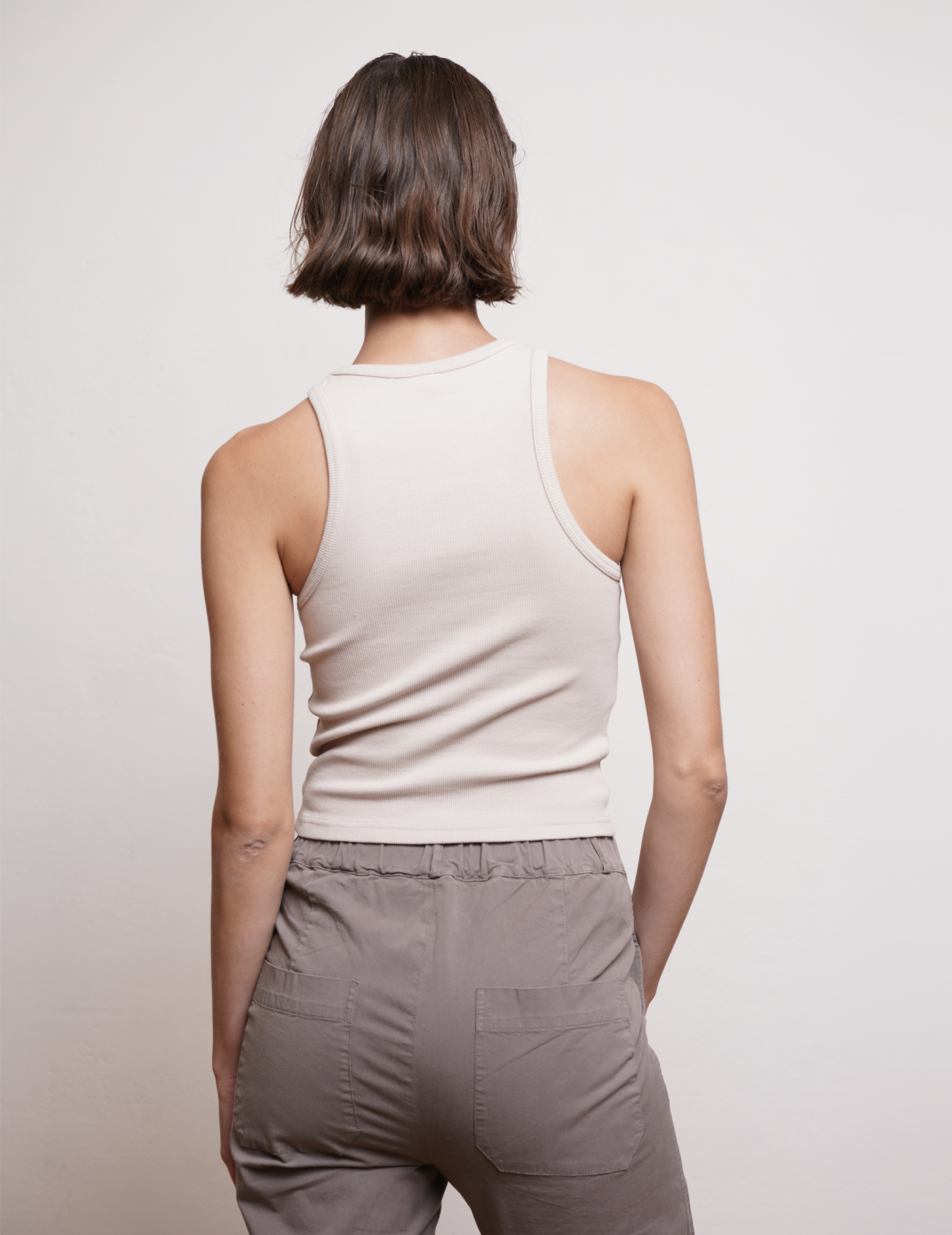 NO.5 גופיית ריב צרה בז' – תמונה 4