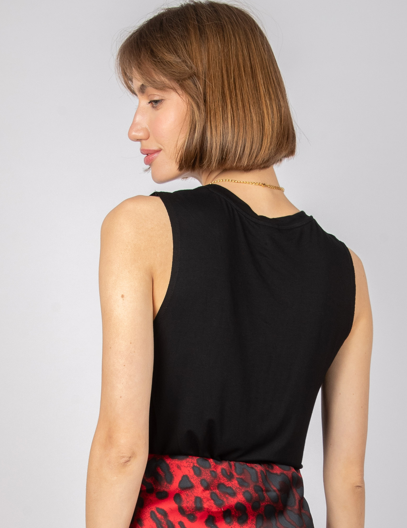 NO.6B גופייה שחורה – תמונה 5